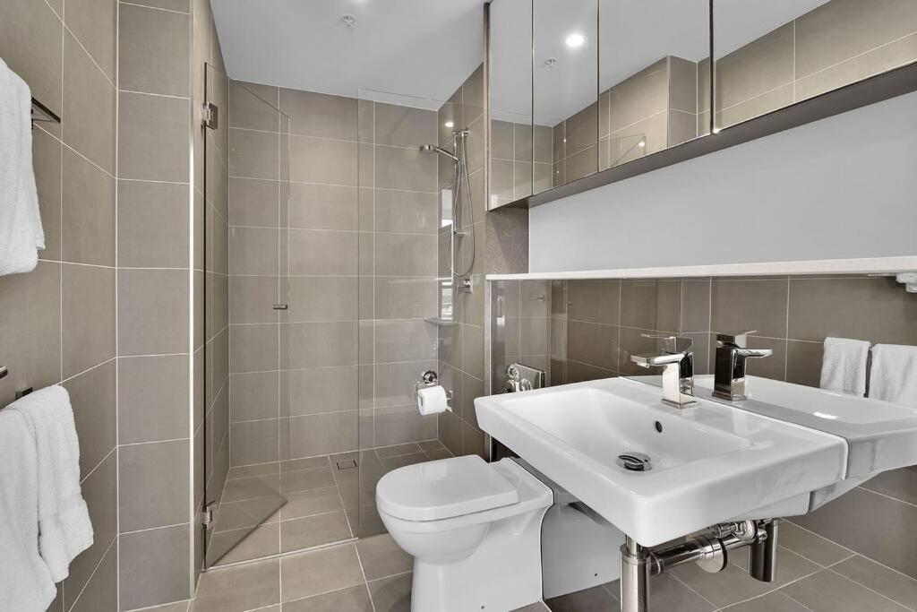 Amazing Two Bedroom St Leonards Atc62010 Apartment Sydney